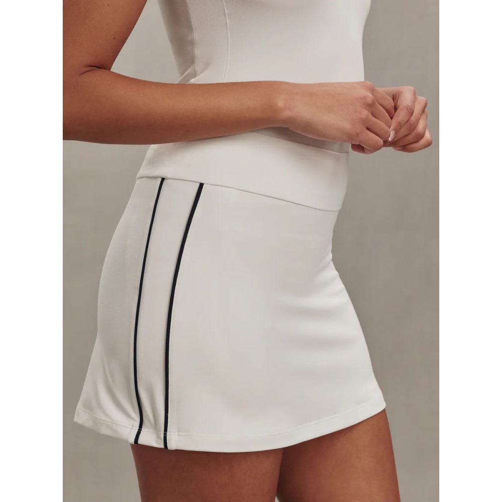 Varley Sijonai "Tani High-Rise Skort" baltos spalvos sijonšorčiai Varley "Tani High-Rise Skort" baltos spalvos sijonšorčiai. Sijonai