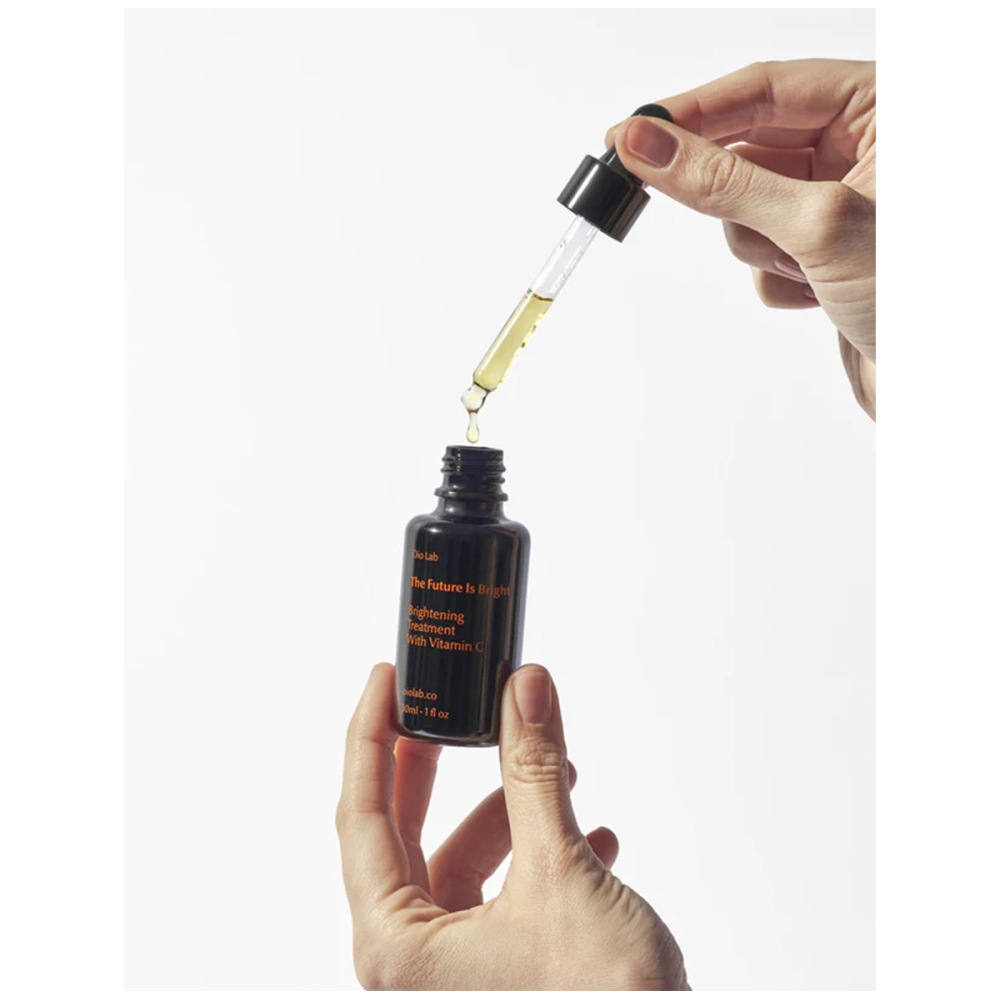  The Future Is Bright Brightening Facial Oil with Vitamin C. Oils