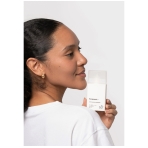 “Ultra-fluid Cica Sunscreen” apsauga veidui su mineraliniais ir cheminiais filtrais SPF50 . Veido kremai nuo saulės