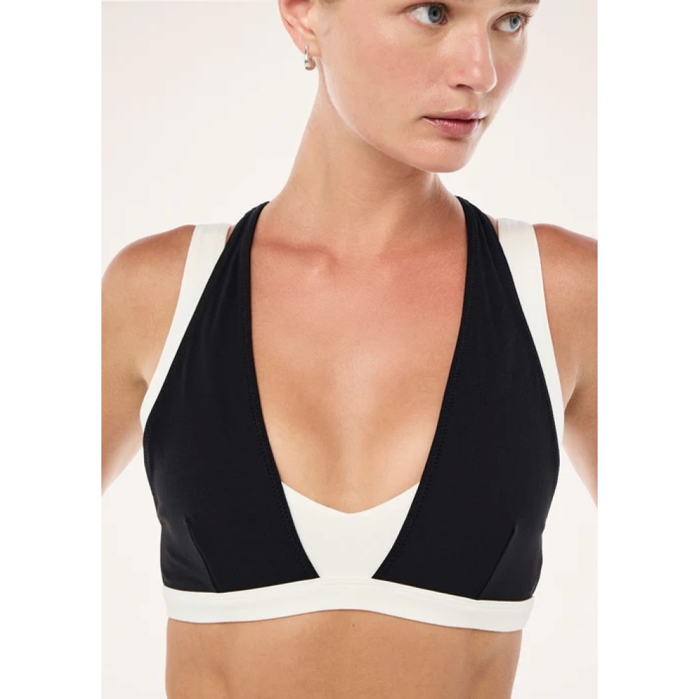 P.E Nation "Unity" juodos spalvos sportinė liemenėlė. Sportinės liemenėlės