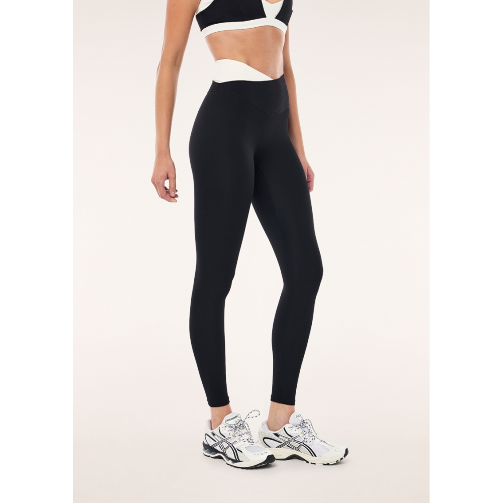 P.E Nation "Wander Full Length Legging" juodos spalvos tamprės. Tamprės