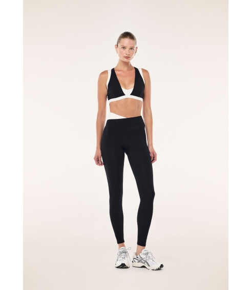 Wander full length legging in black and whisper white. Leggings