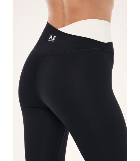 Wander full length legging in black and whisper white. Leggings