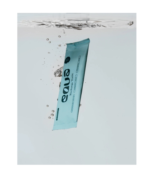 Lime and mint flavoured electrolyte drink. Electrolyte drinks