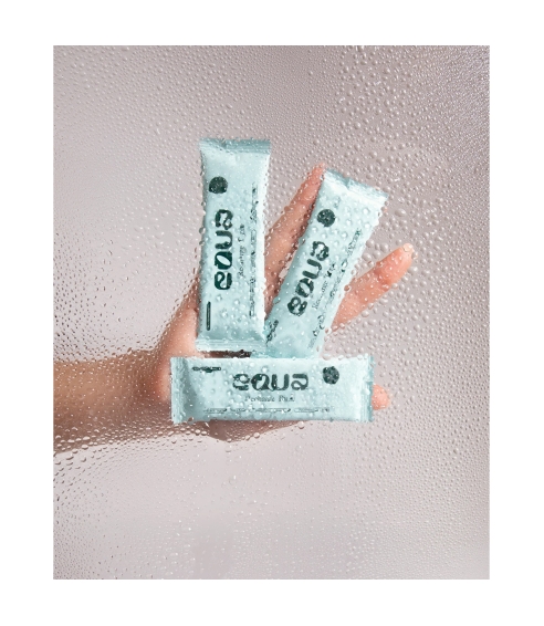 Lime and mint flavoured electrolyte drink. Electrolyte drinks