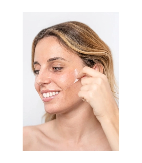 ZITPROOF® MULTIZITS XL hydrocolloid patches for cheeks, chin and forehead. Face care